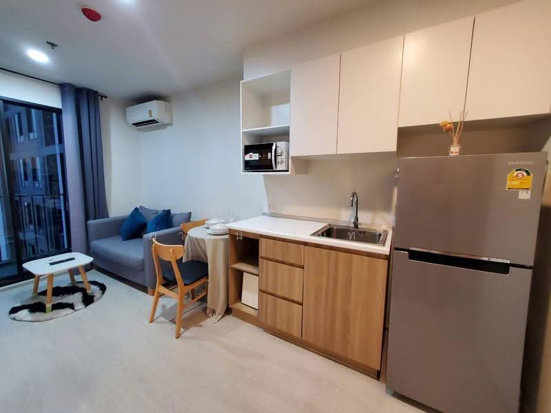 NUE Noble Chaengwattana, Nonthaburi, 65 Chaeng Watthana Rd, Bang Talat, Pak Kret, Nonthaburi, 1 Bedroom, 28 sqm, Condo For Rent, by ภาคิน ธนทวี, 500657312 - Living room + Kitchen - DDproperty.com