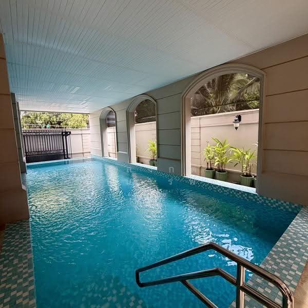 บ้านเดี่ยว 4 ชั้น ซอยสุขุมวิท 61พร้อมสระว่ายน้ำ, Bangkok, Khlong Tan Nua, Watthana, Bangkok, 4 Bedrooms, 600 sqm, Single Detached House For Sale, by อลงกต คำนวรพร, 500657556 - DDproperty.com