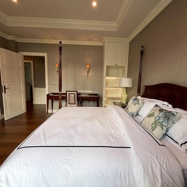 บ้านเดี่ยว 4 ชั้น ซอยสุขุมวิท 61พร้อมสระว่ายน้ำ, Bangkok, Khlong Tan Nua, Watthana, Bangkok, 4 Bedrooms, 600 sqm, Single Detached House For Sale, by อลงกต คำนวรพร, 500657556 - DDproperty.com