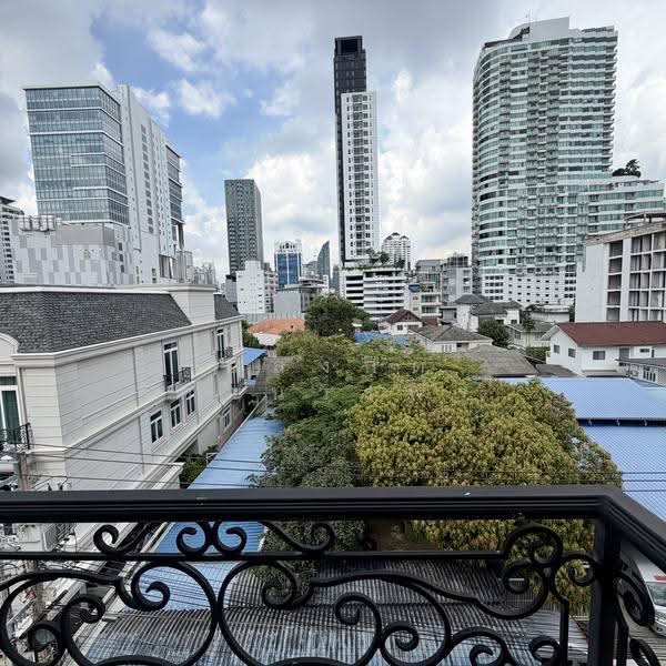 บ้านเดี่ยว 4 ชั้น ซอยสุขุมวิท 61พร้อมสระว่ายน้ำ, Bangkok, Khlong Tan Nua, Watthana, Bangkok, 4 Bedrooms, 600 sqm, Single Detached House For Sale, by อลงกต คำนวรพร, 500657556 - DDproperty.com