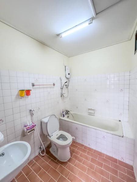 4 BR townhouse, Bangkok, Samsen Nok, Huai Khwang, Bangkok, 4 Bedrooms, 220 sqm, Townhouse For Sale, by Phoom Imruangsri, 500657753 - DDproperty.com