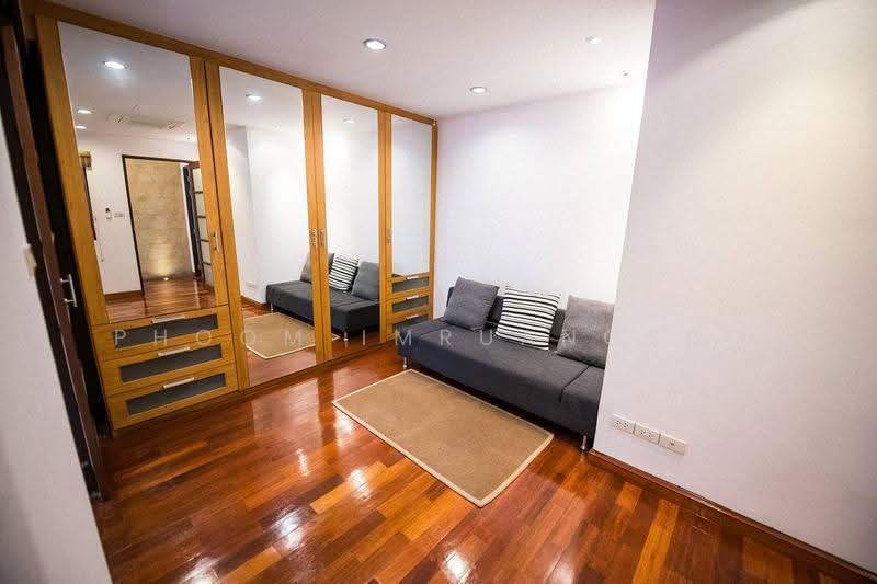 4-BR Townhouse, Bangkok, Khlong Tan Nua, Watthana, Bangkok, 4 Bedrooms, 440 sqm, Townhouse For Sale, by Phoom Imruangsri, 500657817 - DDproperty.com