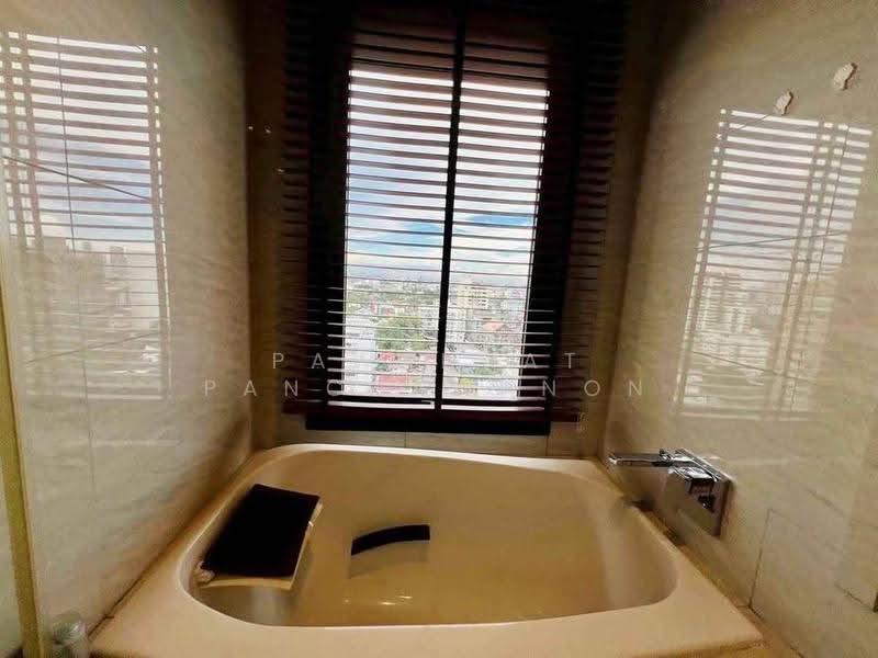 Maru Ekkamai 2, Bangkok, 70-5 Sukhumvit 63 Road, Phra Kanong Nua, Watthana, Bangkok, 2 Bedrooms, 61 sqm, Condo For Rent, by Pawanrat Panchawanon, 500657960 - DDproperty.com