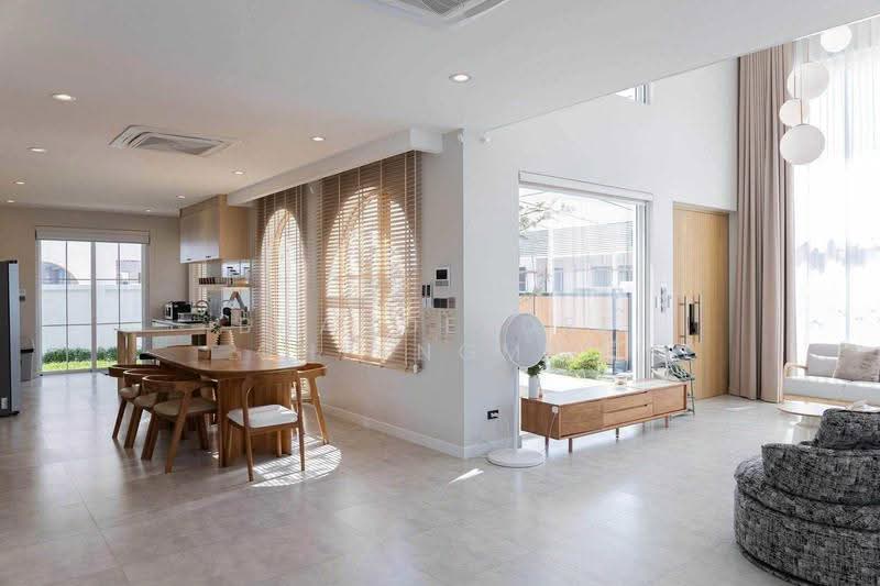 Luxury Pool Villa for Rent near Lanna International School, Rental Price:140,000THB/month No.14P047, Chiang Mai, San Phak Wan, Hang Dong, Chiang Mai, 4 Bedrooms, 348 sqm, Single Detached House For Rent, by Baandeedee Chiangmai, 500658146 - DDproperty.com