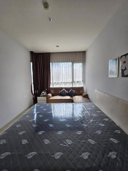 Life Ratchadapisek, Bangkok, 279 Ratchadapisaek Road, Huai Khwang, Bangkok, 2 Bedrooms, 65 sqm, Condo For Rent, by Charinthip Phungalong, 500658161 - DDproperty.com