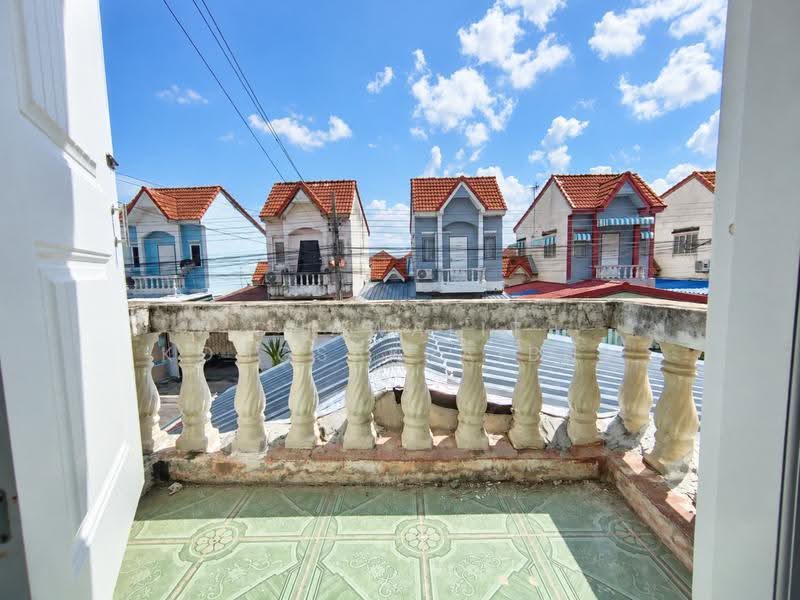 Townhouse for sale at Amornsap Yuwitthaya (Soi Yuwitthaya 16)., Bangkok, อยู่วิทยา 16, Krathum Rai, Nong Chok, Bangkok, 3 Bedrooms, 110 sqm, Townhouse For Sale, by CHAWALIT KONGSAKPAIBUL, 500658708 - DDproperty.com