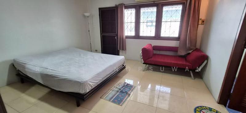Sriwara Town in Town, Bangkok, Sriwara Road, Phlapphla, Wang Thonglang, Bangkok, 4 Bedrooms, 380 sqm, Townhouse For Sale, by Rachen Nopsuwan, 500658779 - DDproperty.com
