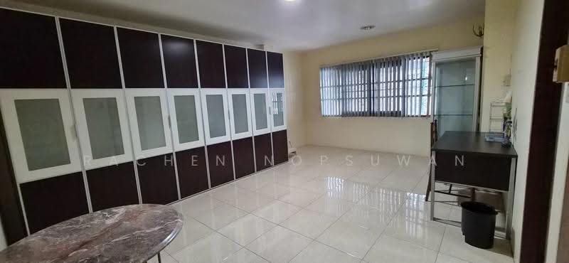 Sriwara Town in Town, Bangkok, Sriwara Road, Phlapphla, Wang Thonglang, Bangkok, 4 Bedrooms, 380 sqm, Townhouse For Sale, by Rachen Nopsuwan, 500658779 - DDproperty.com