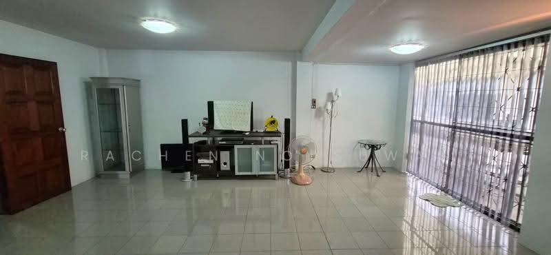 Sriwara Town in Town, Bangkok, Sriwara Road, Phlapphla, Wang Thonglang, Bangkok, 4 Bedrooms, 380 sqm, Townhouse For Sale, by Rachen Nopsuwan, 500658779 - DDproperty.com