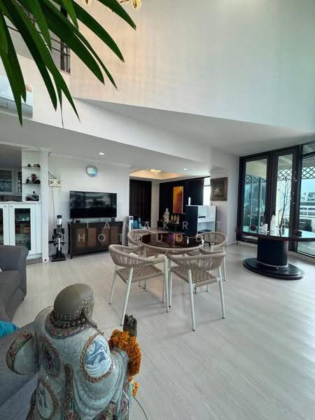 Supalai Place Sukhumvit 39, Bangkok, 175-179 Soi Sukhumvit 39 Sukhumvit Road, Khlong Tan Nua, Watthana, Bangkok, 4 Bedrooms, 490 sqm, Condo For Sale, by Tanakrit Chotbuddkayan, 500658971 - DDproperty.com