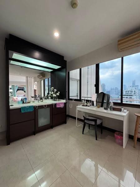 Supalai Place Sukhumvit 39, Bangkok, 175-179 Soi Sukhumvit 39 Sukhumvit Road, Khlong Tan Nua, Watthana, Bangkok, 4 Bedrooms, 490 sqm, Condo For Sale, by Tanakrit Chotbuddkayan, 500658971 - DDproperty.com