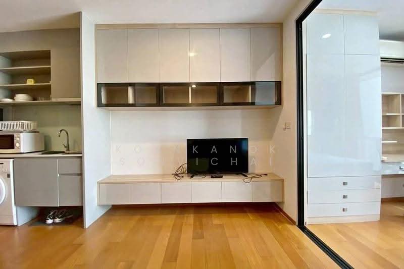 Noble Revo Silom, Bangkok, 88 Soi Surasak Surasak Road, Silom, Bang Rak, Bangkok, 1 Bedroom, 33 sqm, Condo For Rent, by Kornkanok Sonvichai, 500658999 - DDproperty.com
