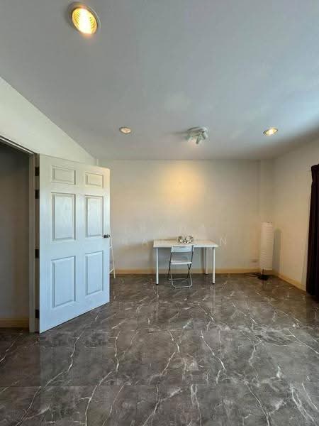 Grand De Ville Srinakarin, Bangkok, Soi Srinakarin 42, Nong Bon, Prawet, Bangkok, 5 Bedrooms, 244 sqm, Townhouse For Rent, by Airada Parasarn, 500659147 - DDproperty.com
