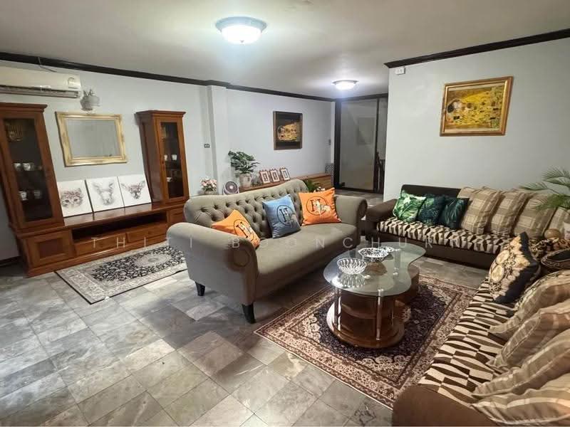 Baan Royal Nakarin Villa, Bangkok, Liab Khlong Kled Road, Nong Bon, Prawet, Bangkok, 5 Bedrooms, 500 sqm, Townhouse For Rent, by Thiti Boonchurn, 500659342 - DDproperty.com