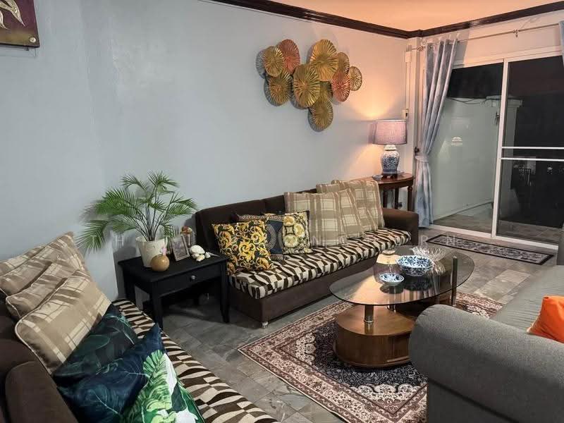 Baan Royal Nakarin Villa, Bangkok, Liab Khlong Kled Road, Nong Bon, Prawet, Bangkok, 5 Bedrooms, 500 sqm, Townhouse For Rent, by Thiti Boonchurn, 500659342 - DDproperty.com