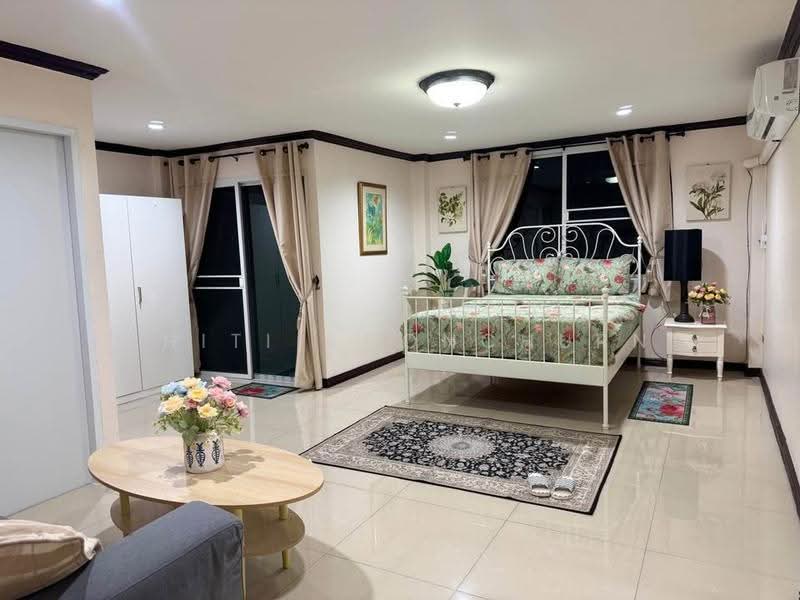Baan Royal Nakarin Villa : บ้านรอยัลนครินทร์วิลล่า, กรุงเทพ, ถนน เลียบคลองเคล็ด, หนองบอน, ประเวศ, กรุงเทพ, 500 ตร.ม., ทาวน์เฮ้าส์ ให้เช่า, โดย Thiti Boonchurn, 500659342 - DDproperty.com