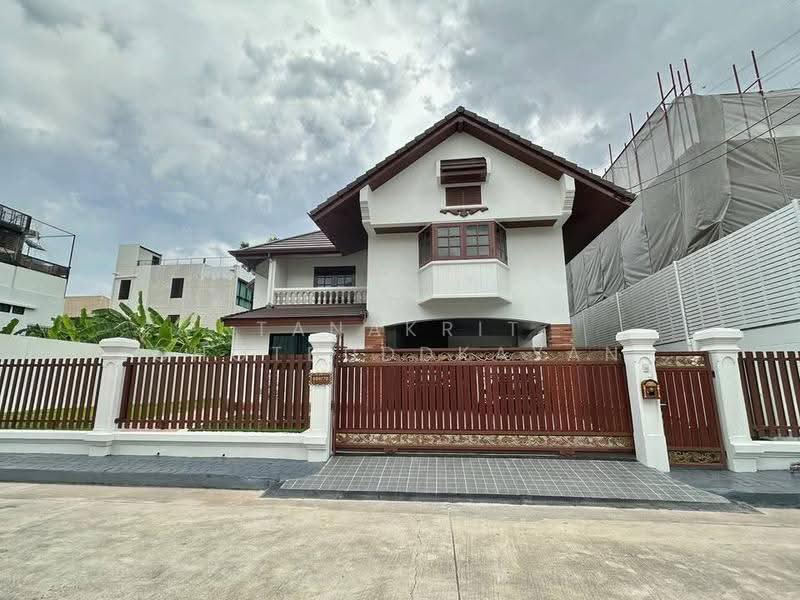 4 BR house, กรุงเทพ, พระบรมมหาราชวัง, พระนคร, กรุงเทพ, 200 ตร.ม., บ้านเดี่ยว ขาย, โดย Tanakrit Chotbuddkayan, 500659525 - DDproperty.com