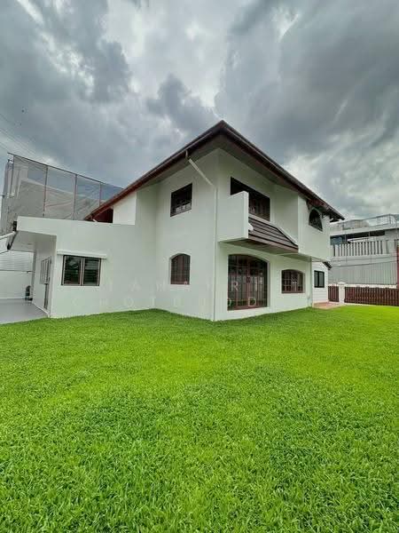 4 BR house, Bangkok, Praborommaharatchawang, Phra Nakhon, Bangkok, 4 Bedrooms, 200 sqm, Single Detached House For Sale, by Tanakrit Chotbuddkayan, 500659525 - DDproperty.com