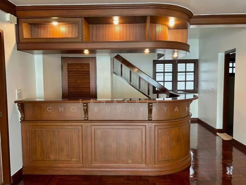 4 BR house, Bangkok, Praborommaharatchawang, Phra Nakhon, Bangkok, 4 Bedrooms, 200 sqm, Single Detached House For Sale, by Tanakrit Chotbuddkayan, 500659525 - DDproperty.com