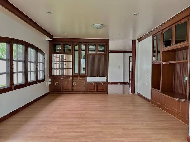 4 BR house, Bangkok, Praborommaharatchawang, Phra Nakhon, Bangkok, 4 Bedrooms, 200 sqm, Single Detached House For Sale, by Tanakrit Chotbuddkayan, 500659525 - DDproperty.com