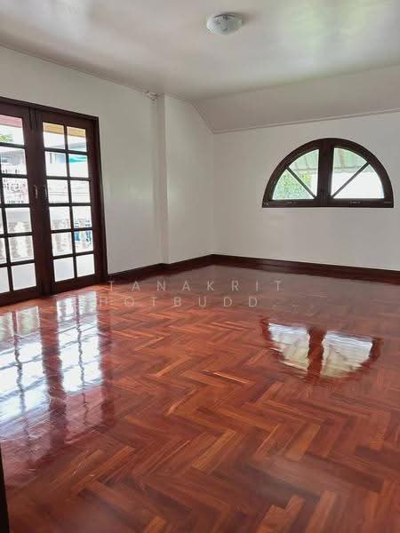 4 BR house, Bangkok, Praborommaharatchawang, Phra Nakhon, Bangkok, 4 Bedrooms, 200 sqm, Single Detached House For Sale, by Tanakrit Chotbuddkayan, 500659525 - DDproperty.com