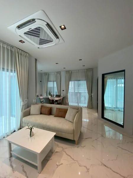 4 BR townhouse, Bangkok, Huai Khwang, Bangkok, 4 Bedrooms, 250 sqm, Townhouse For Rent, by Tanakrit Chotbuddkayan, 500659553 - DDproperty.com