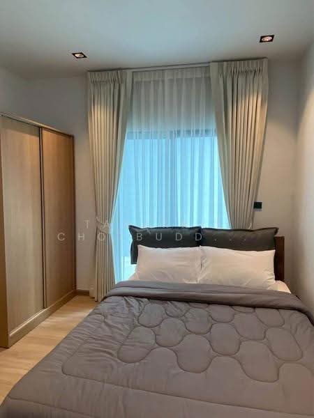 4 BR townhouse, Bangkok, Huai Khwang, Bangkok, 4 Bedrooms, 250 sqm, Townhouse For Rent, by Tanakrit Chotbuddkayan, 500659553 - DDproperty.com