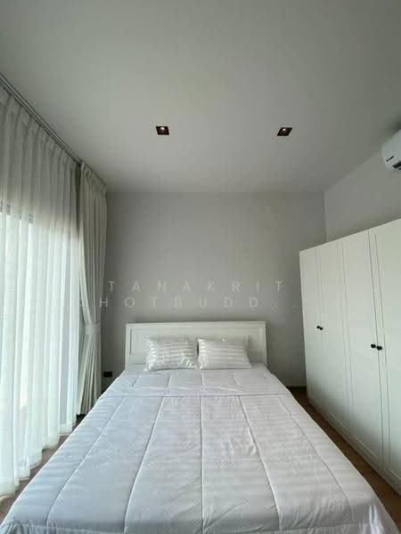 4 BR townhouse, Bangkok, Huai Khwang, Bangkok, 4 Bedrooms, 250 sqm, Townhouse For Rent, by Tanakrit Chotbuddkayan, 500659553 - DDproperty.com