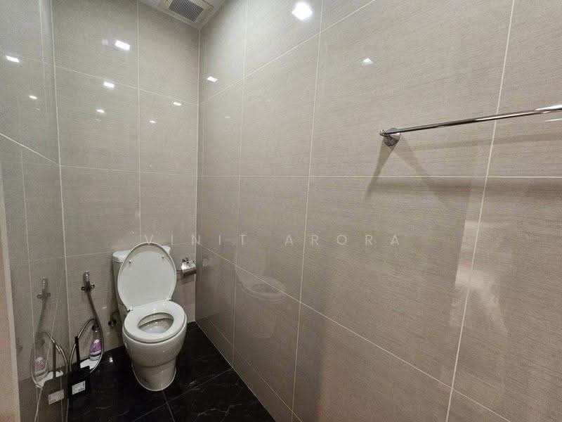 Park Origin Phrom Phong (Park 24), Bangkok, 68 Soi Sukhumvit 24, Khong Tan, Khlong Toei, Bangkok, 2 Bedrooms, 56 sqm, Condo For Sale, by Vinit Arora, 500659560 - DDproperty.com