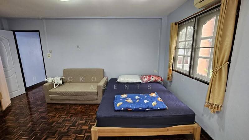 Townhouse in PhromPhong, Bangkok, Khlong Tan Nua, Watthana, Bangkok, 4 Bedrooms, 180 sqm, Townhouse For Rent, by BANGKOK PROPERTY AGENTS, 500659582 - DDproperty.com