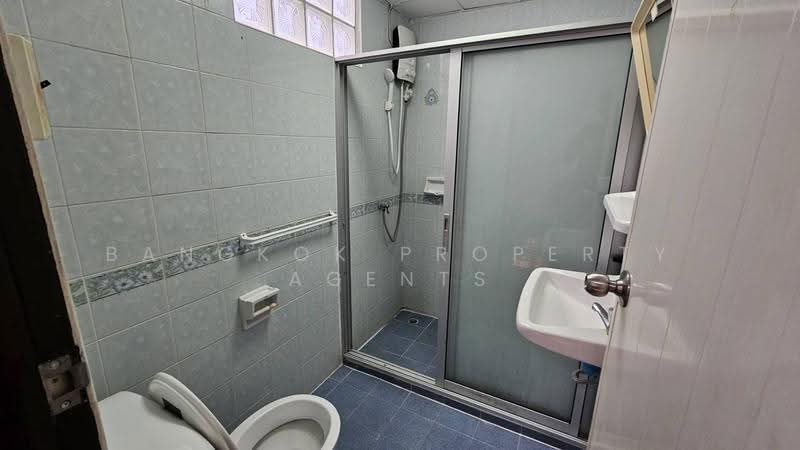 Townhouse in PhromPhong, Bangkok, Khlong Tan Nua, Watthana, Bangkok, 4 Bedrooms, 180 sqm, Townhouse For Rent, by BANGKOK PROPERTY AGENTS, 500659582 - DDproperty.com