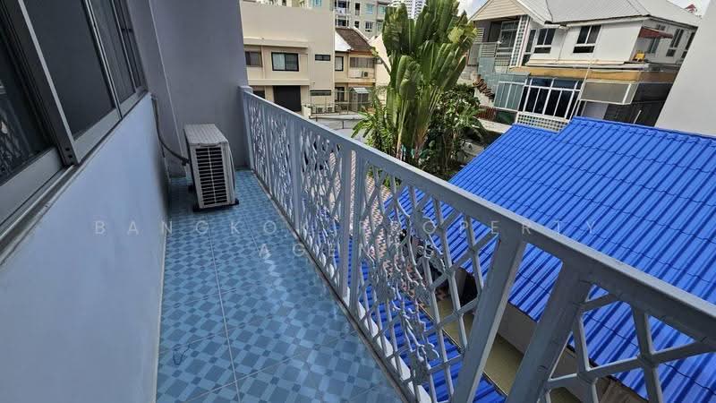Townhouse in PhromPhong, Bangkok, Khlong Tan Nua, Watthana, Bangkok, 4 Bedrooms, 180 sqm, Townhouse For Rent, by BANGKOK PROPERTY AGENTS, 500659582 - DDproperty.com