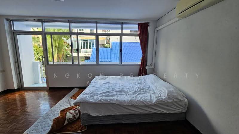 Townhouse 4 beds PhromPhong, กรุงเทพ, คลองตันเหนือ, วัฒนา, กรุงเทพ, 180 ตร.ม., ทาวน์เฮ้าส์ ให้เช่า, โดย BANGKOK PROPERTY AGENTS, 500659593 - DDproperty.com