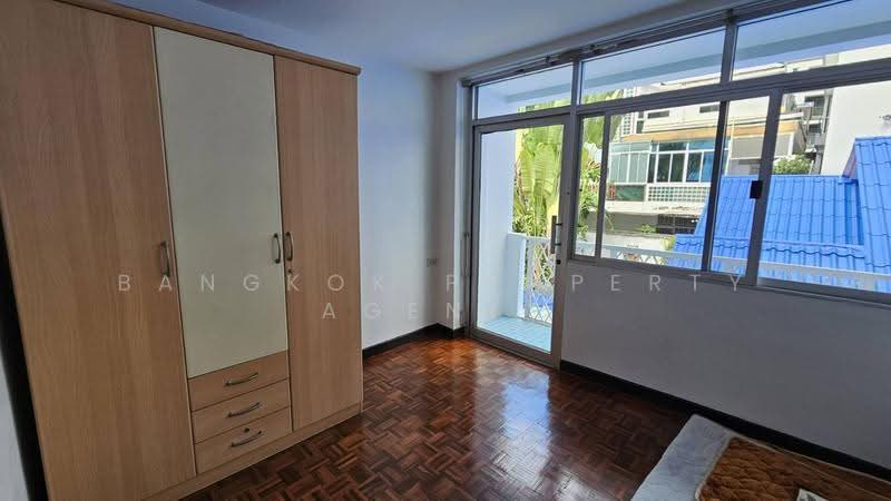 Townhouse 4 beds PhromPhong, กรุงเทพ, คลองตันเหนือ, วัฒนา, กรุงเทพ, 180 ตร.ม., ทาวน์เฮ้าส์ ให้เช่า, โดย BANGKOK PROPERTY AGENTS, 500659593 - DDproperty.com