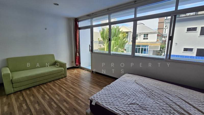 Townhouse 4 beds PhromPhong, กรุงเทพ, คลองตันเหนือ, วัฒนา, กรุงเทพ, 180 ตร.ม., ทาวน์เฮ้าส์ ให้เช่า, โดย BANGKOK PROPERTY AGENTS, 500659593 - DDproperty.com