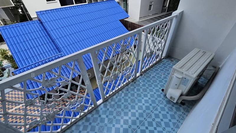 Townhouse 4 beds PhromPhong, Bangkok, Khlong Tan Nua, Watthana, Bangkok, 4 Bedrooms, 180 sqm, Townhouse For Rent, by BANGKOK PROPERTY AGENTS, 500659593 - DDproperty.com