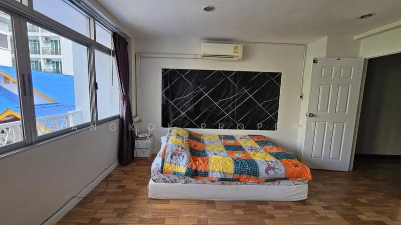 4-BEDROOM TOWNHOUSE IN PHROM PHONG, Bangkok, Khlong Tan Nua, Watthana, Bangkok, 4 Bedrooms, 180 sqm, Townhouse For Rent, by BANGKOK PROPERTY AGENTS, 500659623 - DDproperty.com