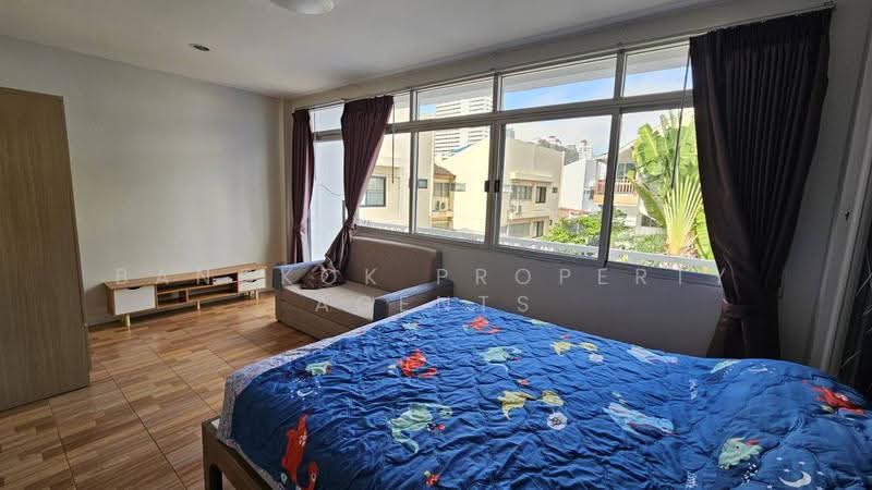 4-BEDROOM TOWNHOUSE IN PHROM PHONG, Bangkok, Khlong Tan Nua, Watthana, Bangkok, 4 Bedrooms, 180 sqm, Townhouse For Rent, by BANGKOK PROPERTY AGENTS, 500659623 - DDproperty.com