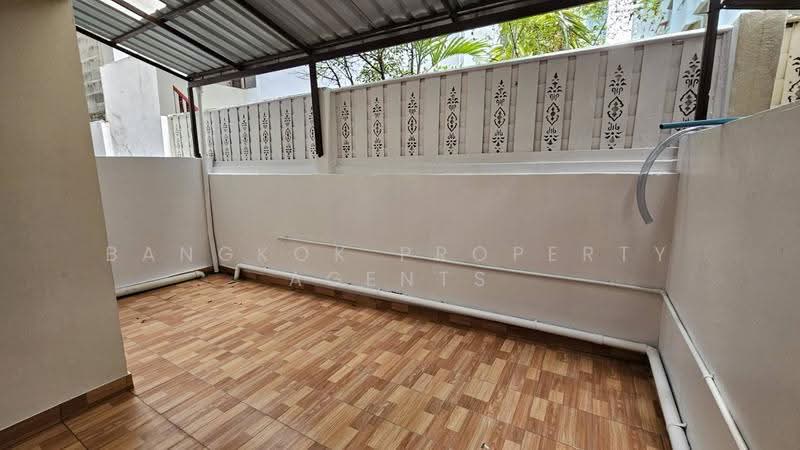 4-BEDROOM TOWNHOUSE IN PHROM PHONG, กรุงเทพ, คลองตันเหนือ, วัฒนา, กรุงเทพ, 180 ตร.ม., ทาวน์เฮ้าส์ ให้เช่า, โดย BANGKOK PROPERTY AGENTS, 500659623 - DDproperty.com