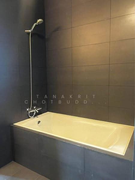 Noble Ploenchit, Bangkok, 1035 Ploenchit Road, Lumphini, Pathum Wan, Bangkok, 3 Bedrooms, 209 sqm, Condo For Rent, by Tanakrit Chotbuddkayan, 500659693 - DDproperty.com