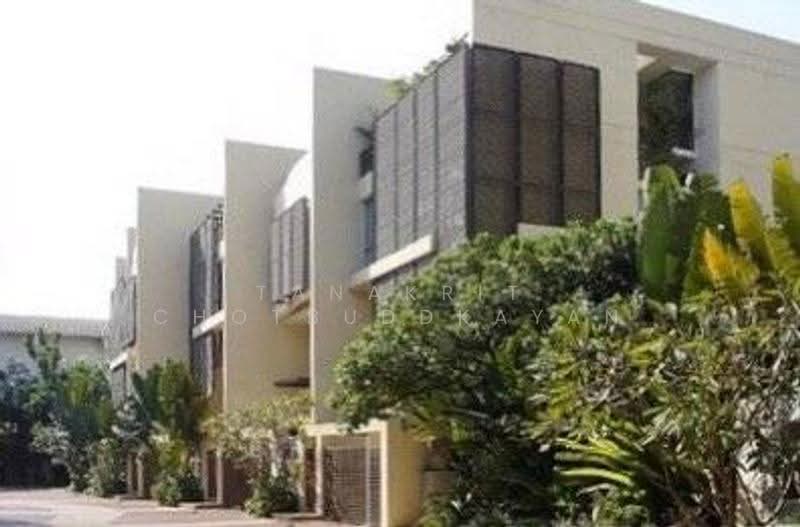 3 BR townhouse, Bangkok, Praborommaharatchawang, Phra Nakhon, Bangkok, 3 Bedrooms, 390 sqm, Townhouse For Sale, by Tanakrit Chotbuddkayan, 500660078 - DDproperty.com