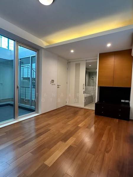3 BR townhouse, Bangkok, Praborommaharatchawang, Phra Nakhon, Bangkok, 3 Bedrooms, 390 sqm, Townhouse For Sale, by Tanakrit Chotbuddkayan, 500660078 - DDproperty.com