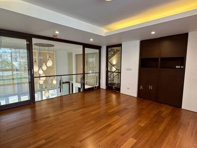 3 BR townhouse, กรุงเทพ, พระบรมมหาราชวัง, พระนคร, กรุงเทพ, 390 ตร.ม., ทาวน์เฮ้าส์ ขาย, โดย Tanakrit Chotbuddkayan, 500660078 - DDproperty.com
