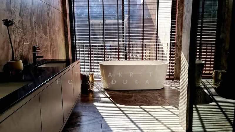 4-BR House, Bangkok, Praborommaharatchawang, Phra Nakhon, Bangkok, 4 Bedrooms, 800 sqm, Single Detached House For Sale, by Tanakrit Chotbuddkayan, 500660086 - DDproperty.com