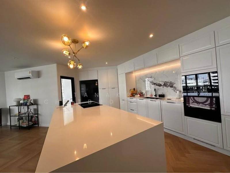 Mano Tower, Bangkok, Soi Sukhumvit 39, Khlong Tan Nua, Watthana, Bangkok, 3 Bedrooms, 220 sqm, Condo For Rent, by Tanakrit Chotbuddkayan, 500660103 - DDproperty.com