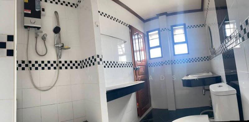 3 BR house, Chon Buri (Pattaya), Surasak, Si Racha, Chon Buri (Pattaya), 3 Bedrooms, 372 sqm, Single Detached House For Rent, by Jirapat Chuangsawadsak, 500660159 - DDproperty.com
