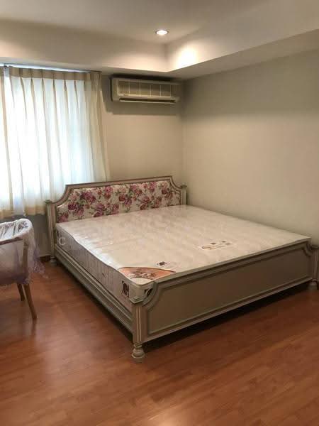 Royal Castle Sukhumvit, Bangkok, 30 Soi Sukhumvit 39, Khlongtoei Nua, Watthana, Bangkok, 3 Bedrooms, 190 sqm, Condo For Rent, by Tanakrit Chotbuddkayan, 500660200 - DDproperty.com