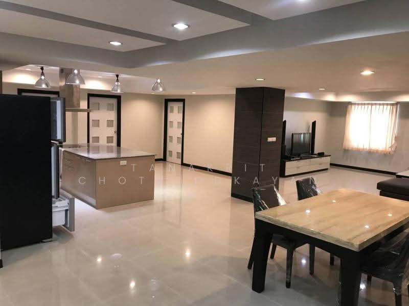 Royal Castle Sukhumvit, Bangkok, 30 Soi Sukhumvit 39, Khlongtoei Nua, Watthana, Bangkok, 3 Bedrooms, 190 sqm, Condo For Rent, by Tanakrit Chotbuddkayan, 500660200 - DDproperty.com