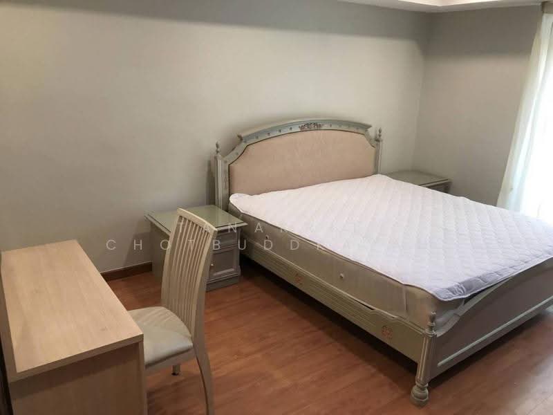 Royal Castle Sukhumvit, Bangkok, 30 Soi Sukhumvit 39, Khlongtoei Nua, Watthana, Bangkok, 3 Bedrooms, 190 sqm, Condo For Rent, by Tanakrit Chotbuddkayan, 500660200 - DDproperty.com