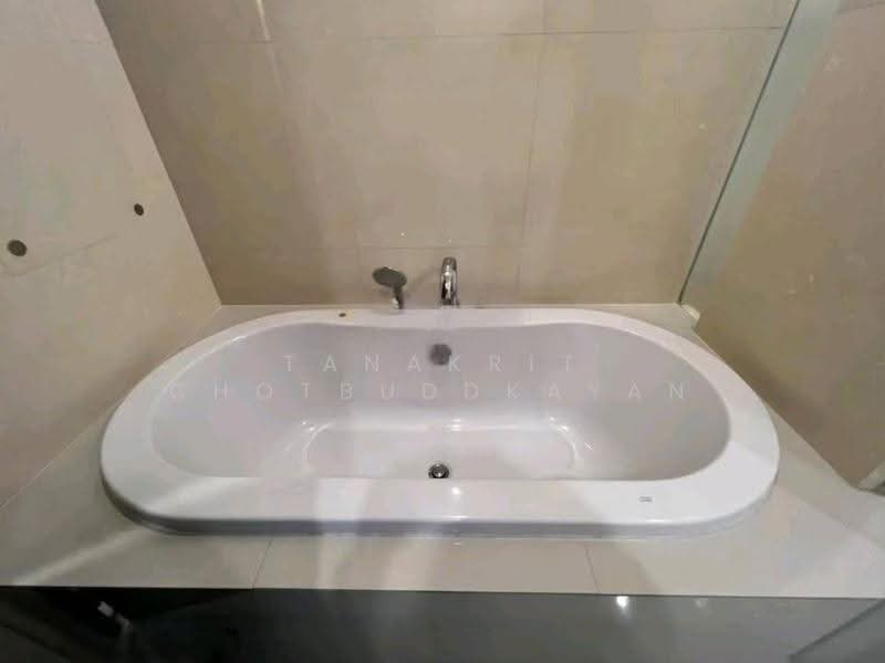 The Madison, Bangkok, Sukhumvit 41, Khlong Tan Nua, Watthana, Bangkok, 2 Bedrooms, 150 sqm, Condo For Rent, by Tanakrit Chotbuddkayan, 500660211 - DDproperty.com